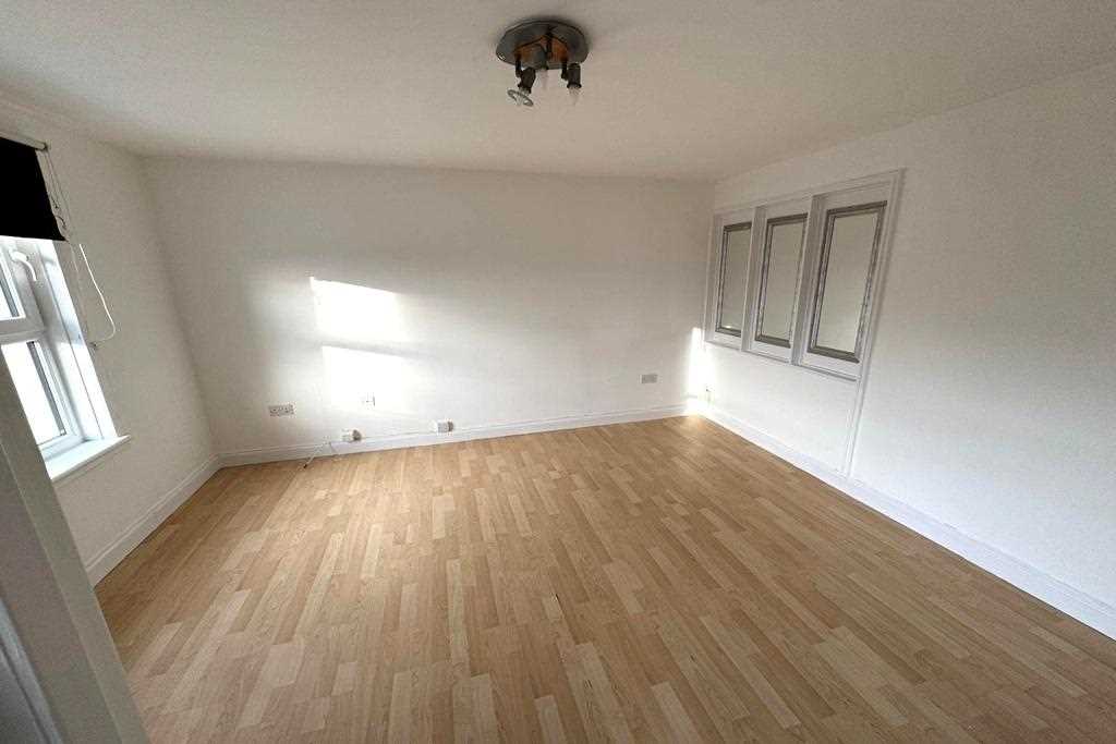 Vernon Drive, Linwood - Picture 3