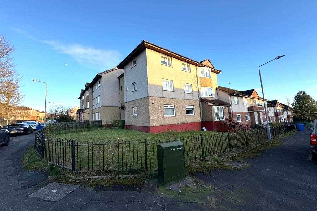 Pendeen Crescent - Picture 1