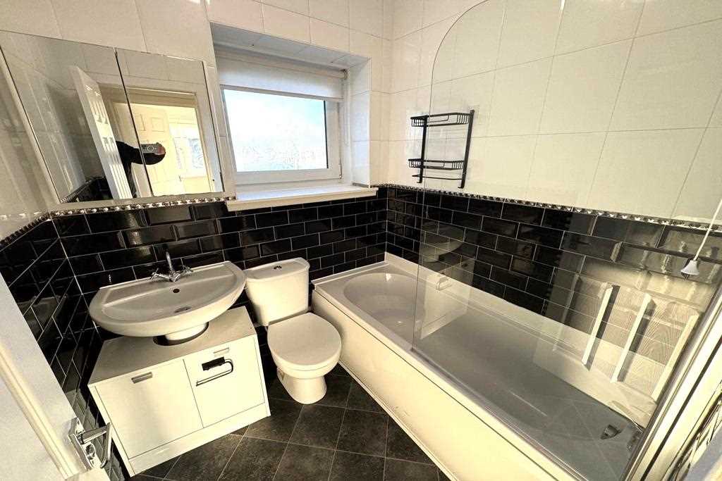 Pendeen Crescent - Picture 10