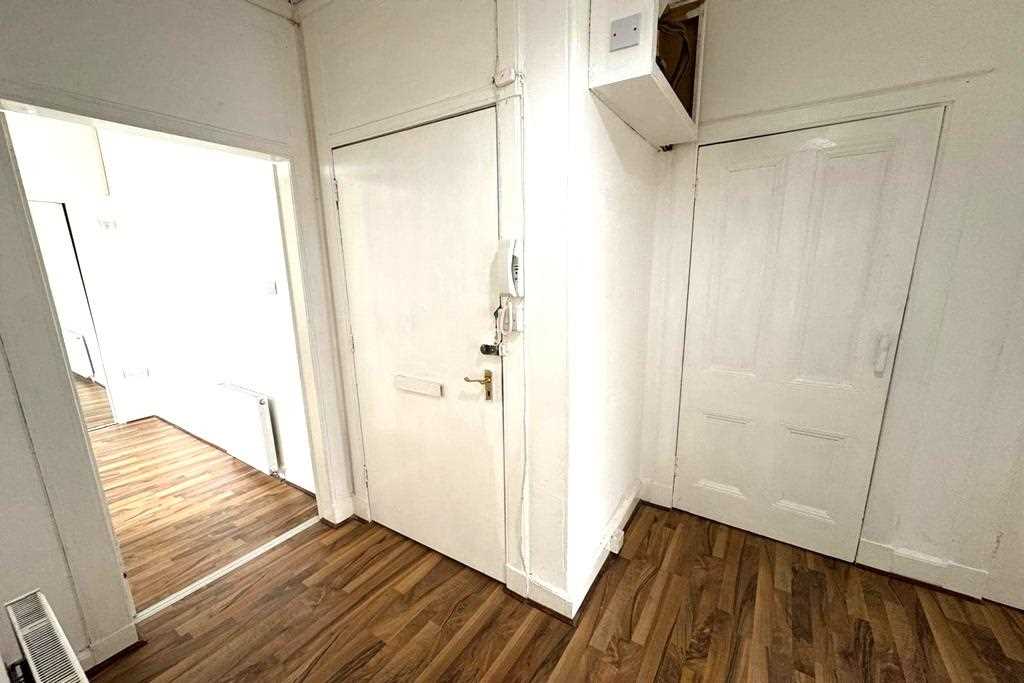 Canal Street - Picture 2