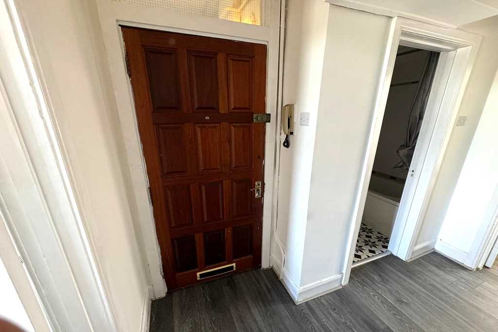 Farmeloan Road - Picture 2