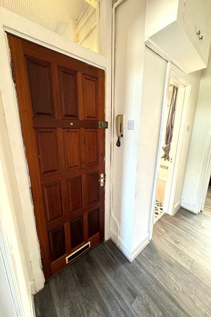 Farmeloan Road - Picture 3