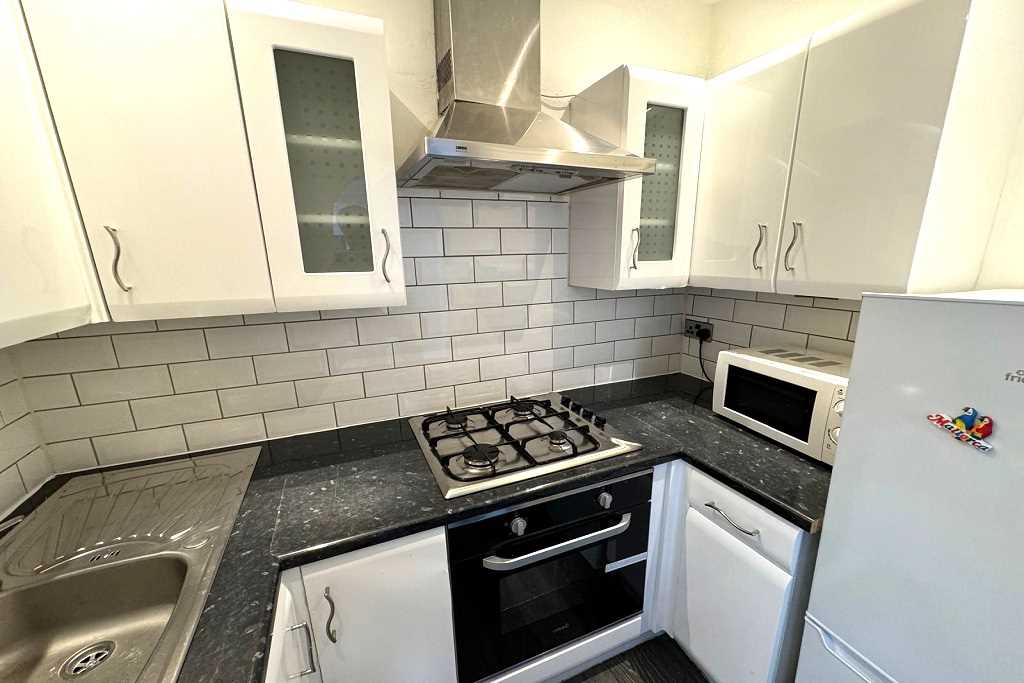 Farmeloan Road - Picture 5