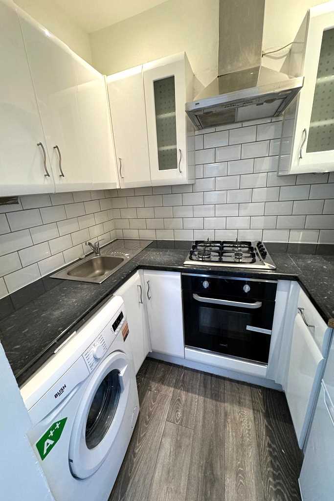 Farmeloan Road - Picture 6