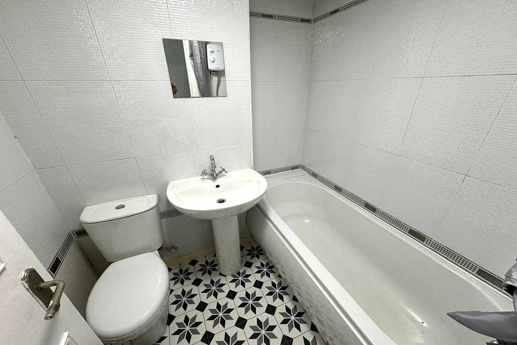 Farmeloan Road - Print - Picture 9