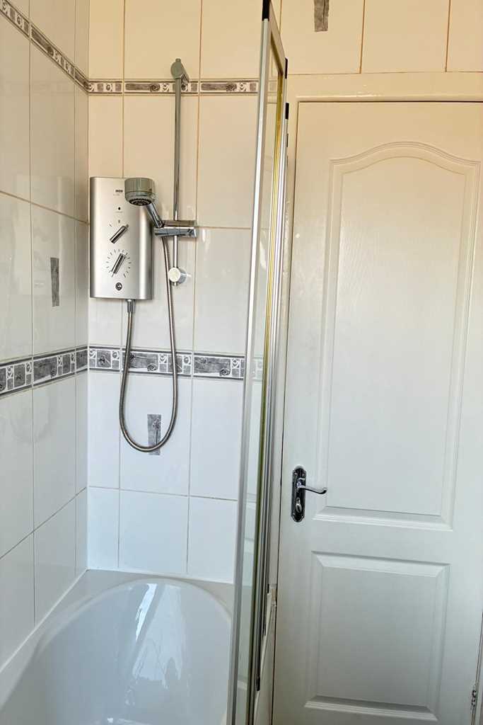 Netherplace Crescent - Picture 10