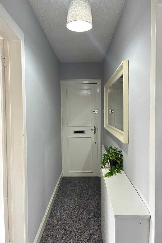 Netherplace Crescent - Picture 11