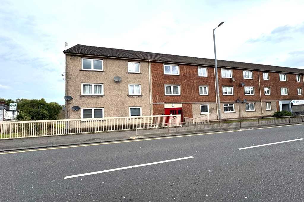 High Street - Picture 1