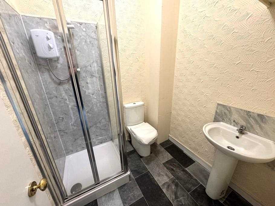 Dyke Street - Picture 8