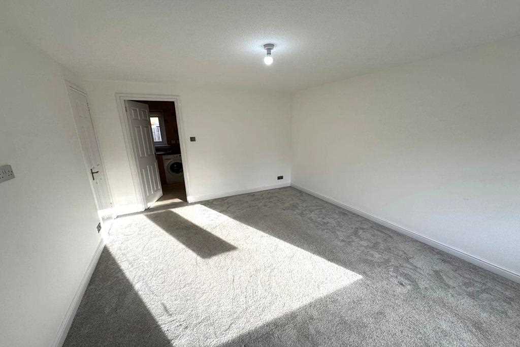 Buchanan Grove - Picture 4