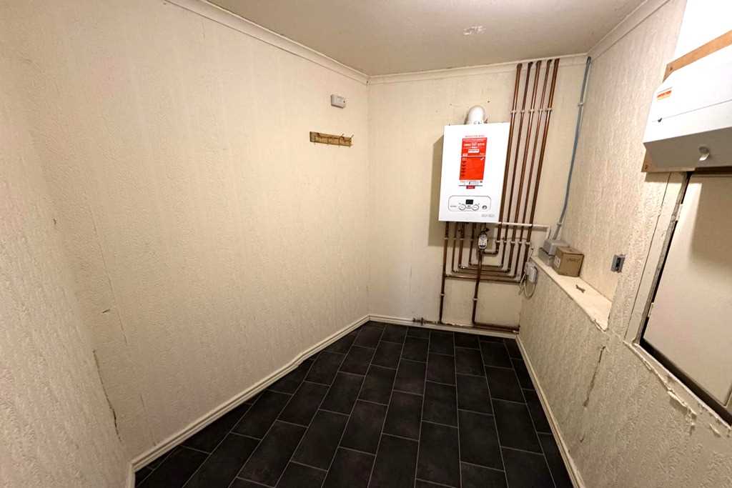 Ellisland Road - Picture 10