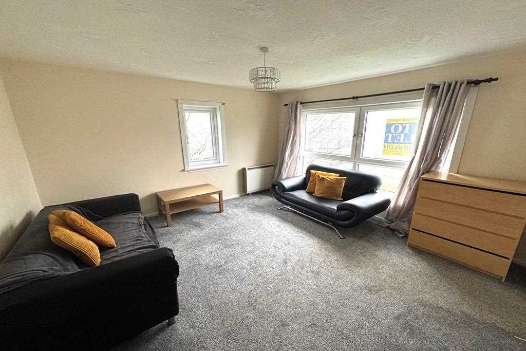 Banner Road - Picture 3