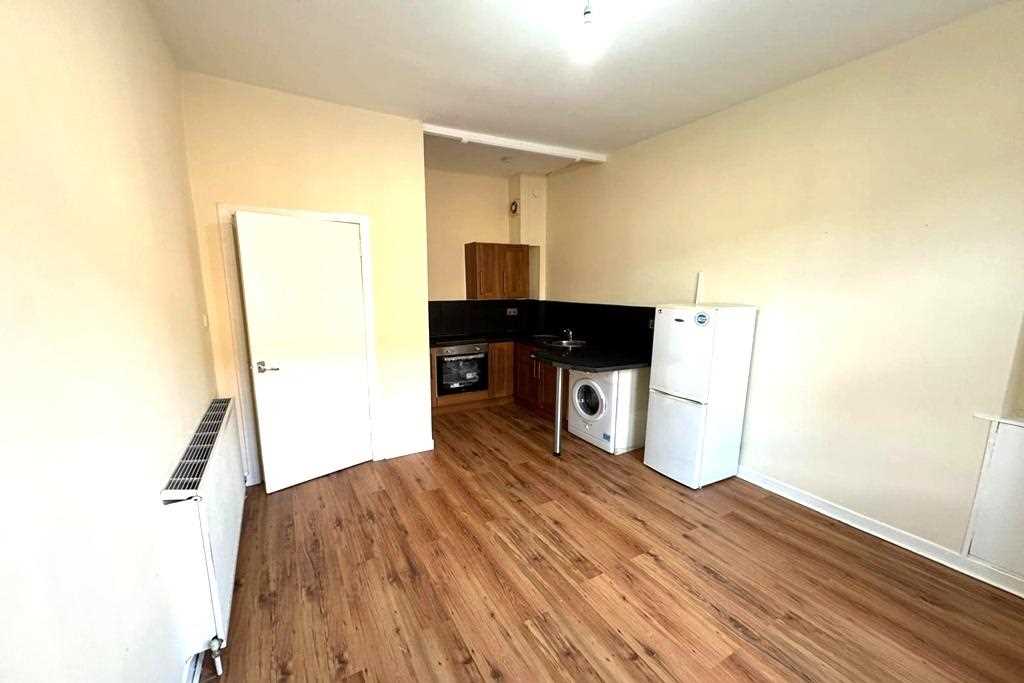 Shettleston Road - Picture 4