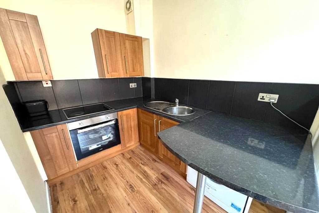 Shettleston Road - Picture 5