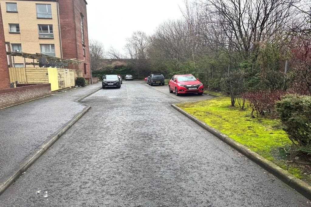 Tollcross Park View - Picture 15