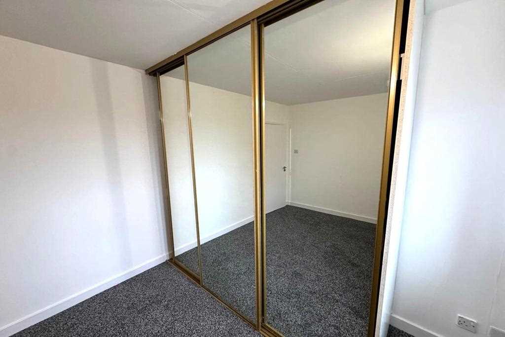 Earnock Street - Picture 11