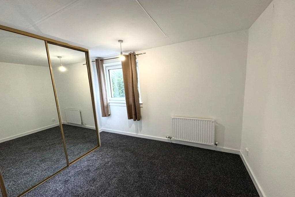 Earnock Street - Picture 13