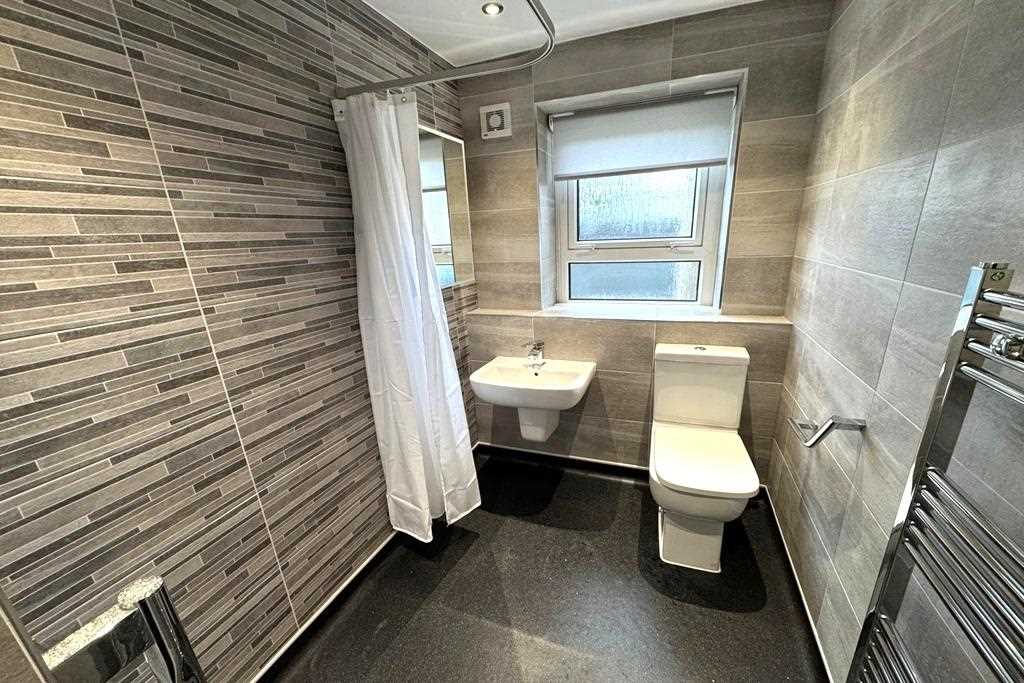 Kirklandneuk Road - Picture 10